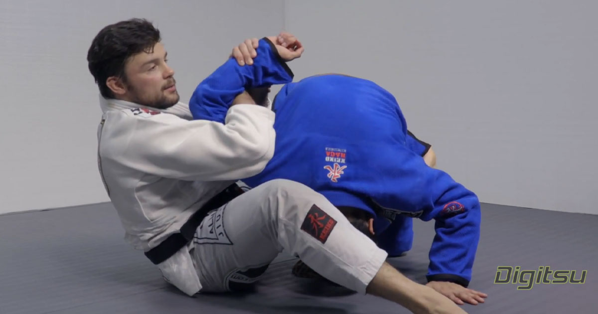 Tarsis Humphreys applies the Kimura