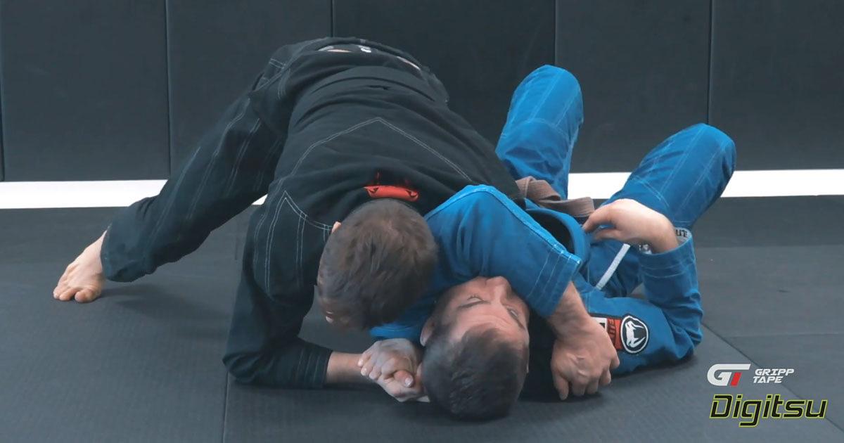 Gianni Grippo Applies the arm triangle choke